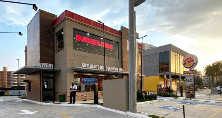 Burger King a 50 metros do Beach Club
